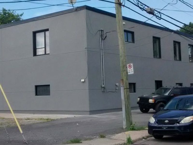 Resurfaçage commercial et institutionnel à Montréal